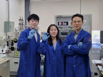 KAIST Develops Janus-like Metasurface Technology that Acts According to the Direction of Light 이미지