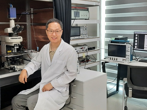 Immune Signals Directly Modulate Brain's Emotional Circuits: Unraveling the Mechanism Behind Anxiety-Inducing Behaviors 이미지