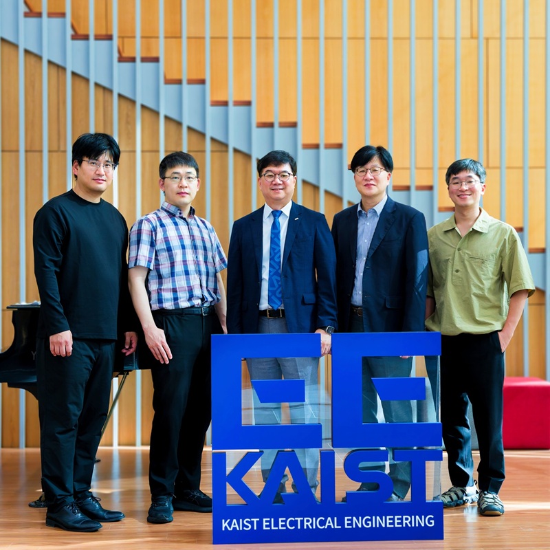 Semiconductor Leadership Spotlighted in Nature Sister Journal 이미지