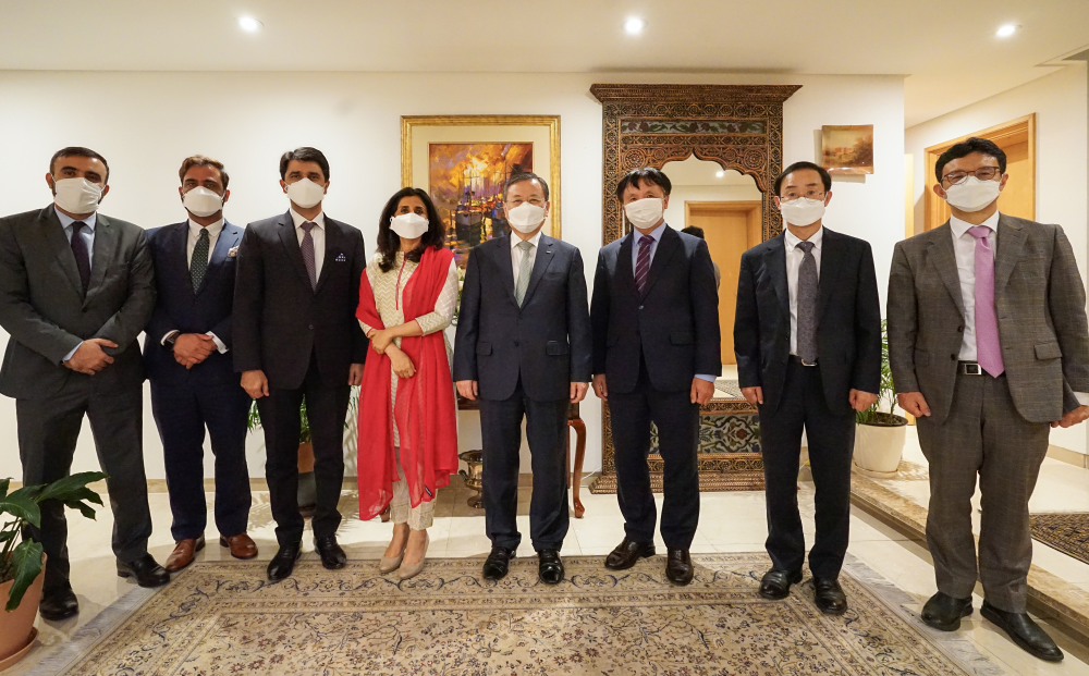 President Sung-Chul Shin visiting Pakistani Embassy